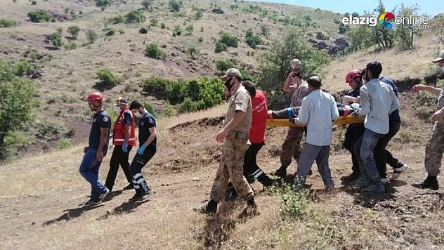 Traktör dereye yuvarlandı, 2 yaralıyı UMKE ekipleri kurtardı