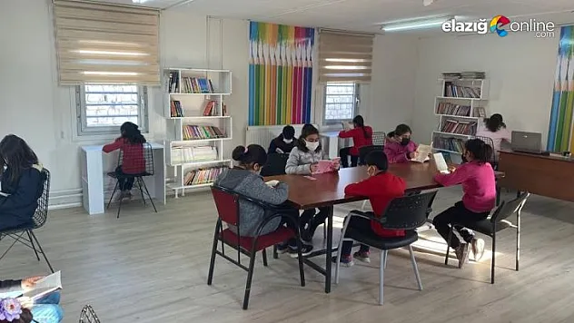 Türk Kadınlar Konseyi Derneği'nden Elazığ'a kütüphane desteği