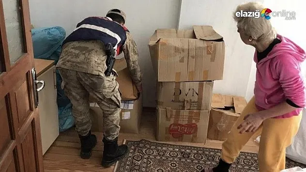 Tüm kurumlar gibi jandarmada depremzedeler için yardıma koştu