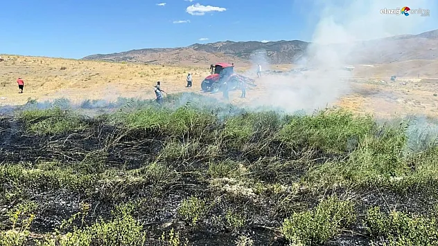 Tunceli'de 2 biçerdöver yandı