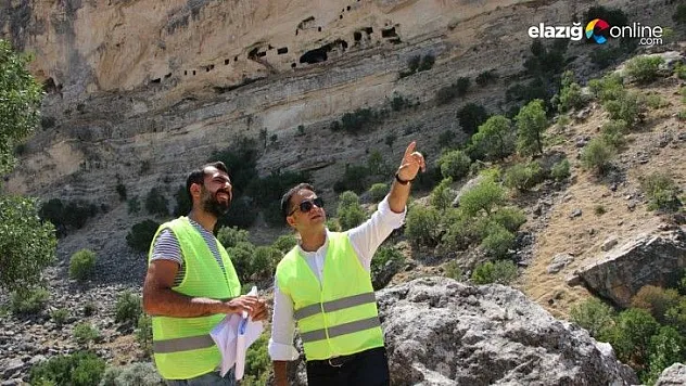 Çemişgezek'in dikkat çeken kaya konutları için ilk adım atıldı