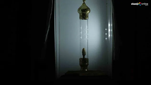 Elazığ'da Kutsal Emanetler Sergisi: Sakal-ı Şerif ve Kabe Örtüleri Ziyarete Açıldı!