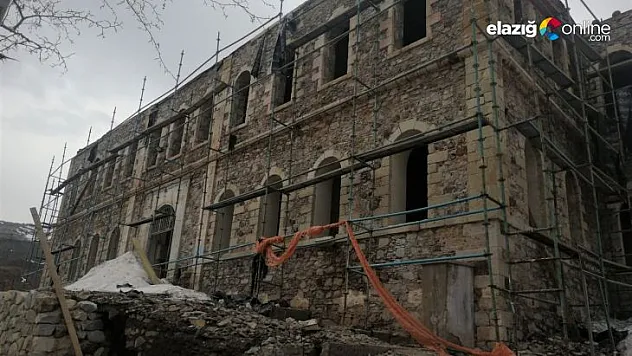 Tarihi Maden Hükümet Konağı restorasyon çalışmaları sürüyor