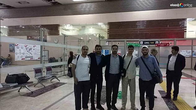 Umreye giden öğrenciler Elazığ'a döndü