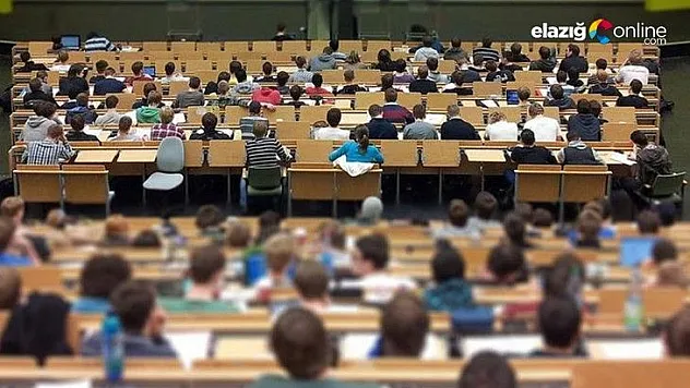 Üniversiteler yüz yüze eğitime geçiyor mu?