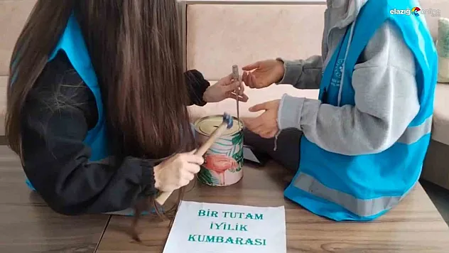 Elazığ'da Üniversite Öğrencileri İyiliğe Köprü Oldu! İşte O Örnek Davranış!