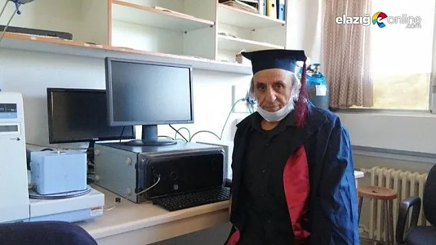 1988 yılında bıraktığı üniversiteyi bitirip mezun oldu