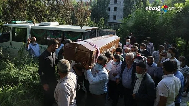 Vahşice öldürülen Pınar Gültekin Bitlis'te son yolculuğuna uğurlandı