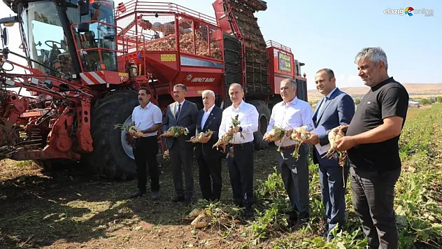 Vali Numan Hatipoğlu, pancar hasadında çiftçilerle buluştu