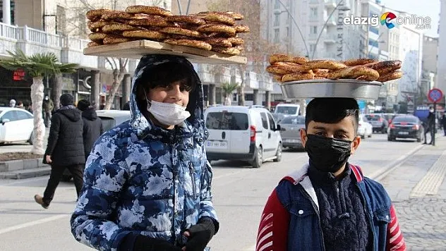 Vatandaşlar depremsiz ve salgınsız bir yıl diledi