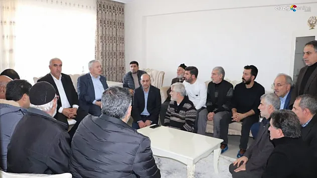 Vekil Zülfü Demirbağ Palu'da vatandaşlarla bir araya geldi