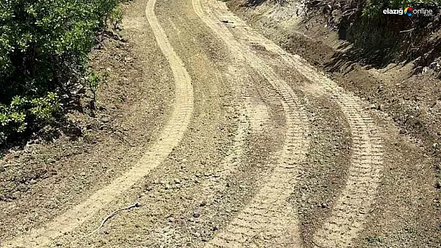 Elazığ'da Köy Yollarına Bahar Dokunuşu: İl Özel İdaresi Sahada!