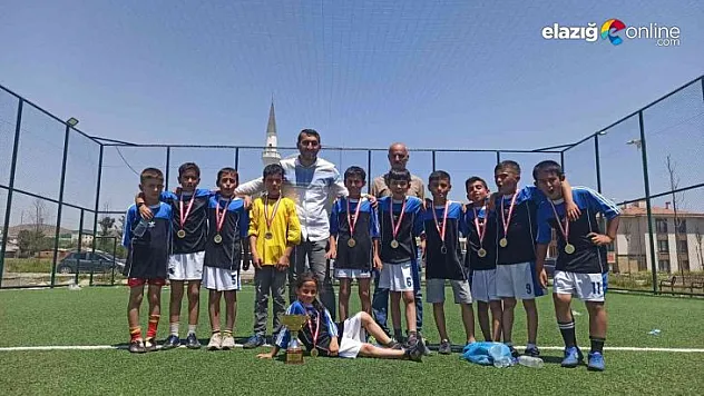 Öğrenciler futbol turnuvasıyla eğlendi