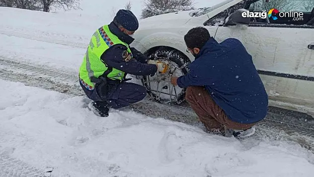 Zor anlar yaşayan sürücülerin imdadına Mehmetçik yetişti
