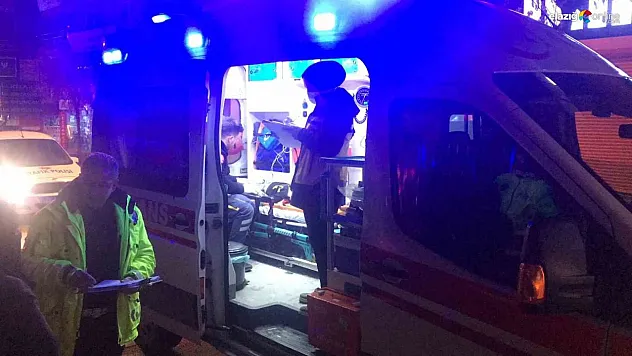 Yolun karşısına geçmek isteyen çocuğa otomobil çarptı