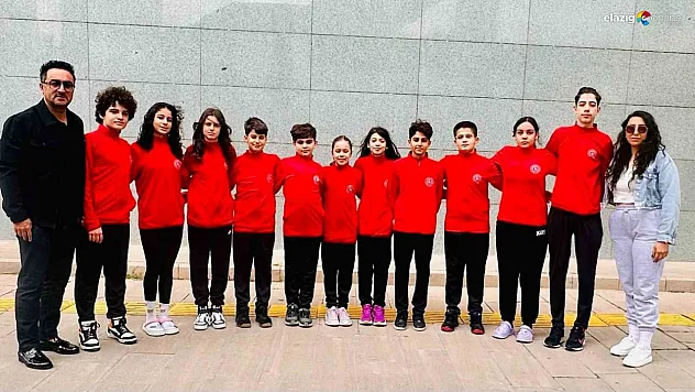 Paletli Yüzmede Elazığ Fırtınası: 4 Şampiyonluk, 8 Madalya!