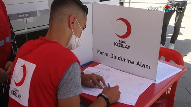 Zafer Bayramı'nın 98'inci yılında 98 gönüllüden kan bağışı