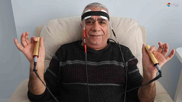 50 yıllık tiryakilik sona erdi: Elazığlı gazeteci sigaraya doğum gününde veda etti!