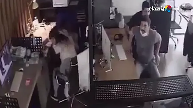 6,9 büyüklüğündeki İzmir depreminin şiddeti kamerada!