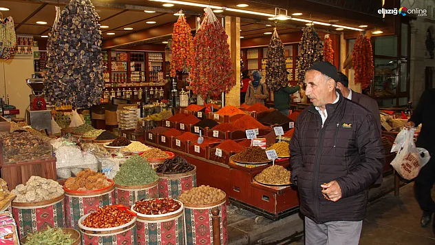 Elazığ'ın tarihi Kapalı Çarşısında Ramazan bereketi yaşanıyor