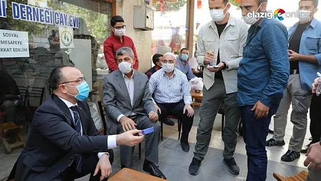 Vali Yırık, iş talebinde bulunan genç adama sigarayı bıraktırdı