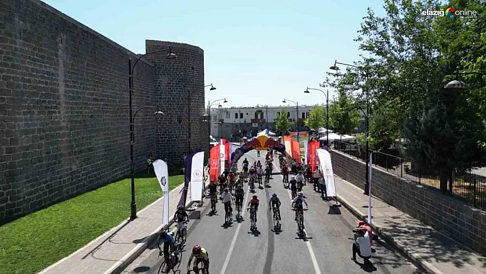 116 bisikletçi 15 Temmuz şehitlerini anmak için pedal çevirdi