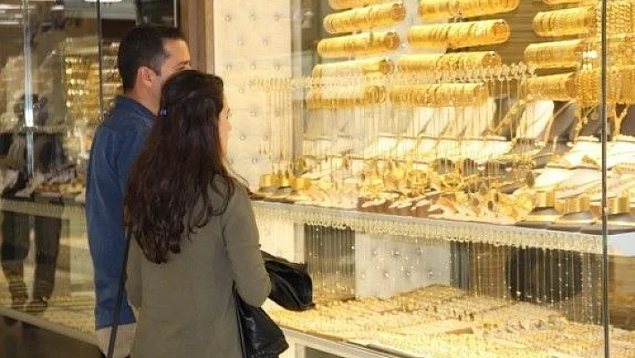 Düğün sezonu açıldı, gram altına talep arttı