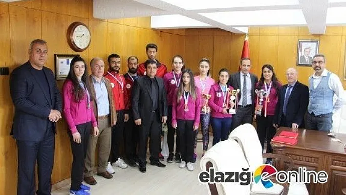 FÜ sporcularından 3 dalda 7 altın madalya