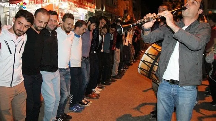 Elazığ'da davullu klarnetli sahur halayı
