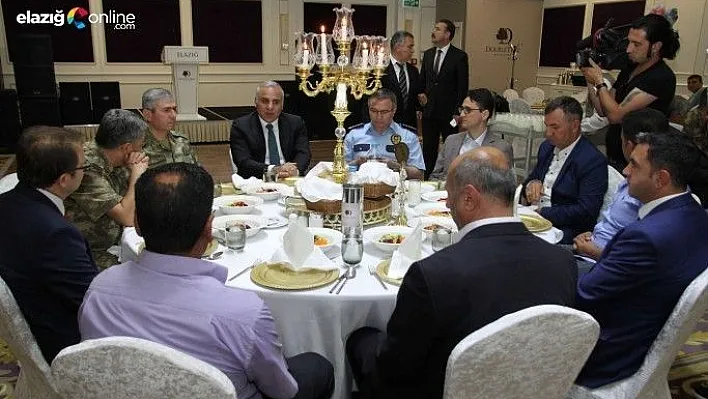 Vali Zorluoğlu , Korucularla Bir Araya Geldi