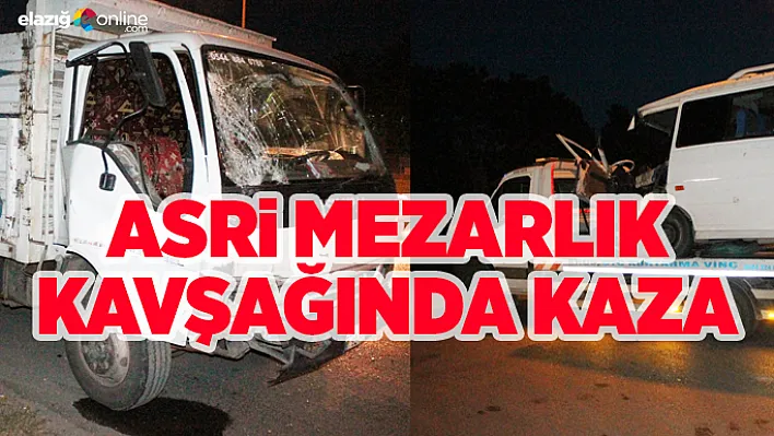 Asri Mezarlık Kavşağı'nda Kaza