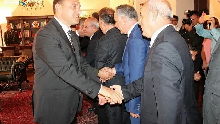 Elazığ'da protokol bayramlaştı