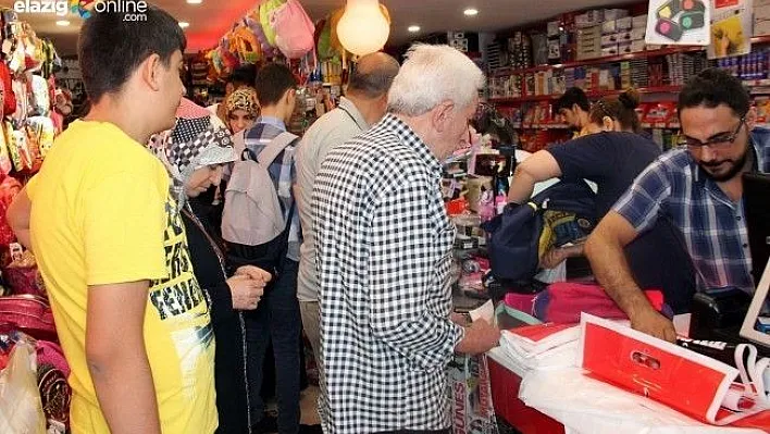 Okul alışverişinde esnafın yüzü güldü