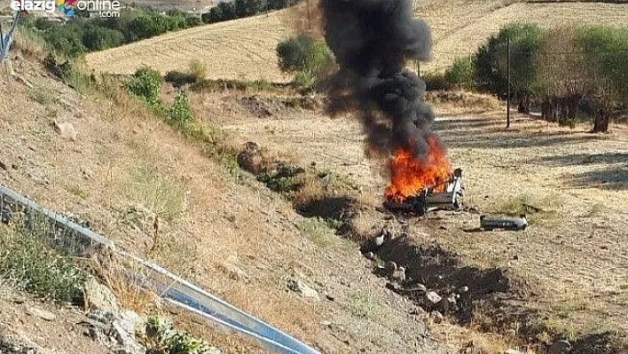 Şarampole yuvarlanan otomobil alev alev yandı