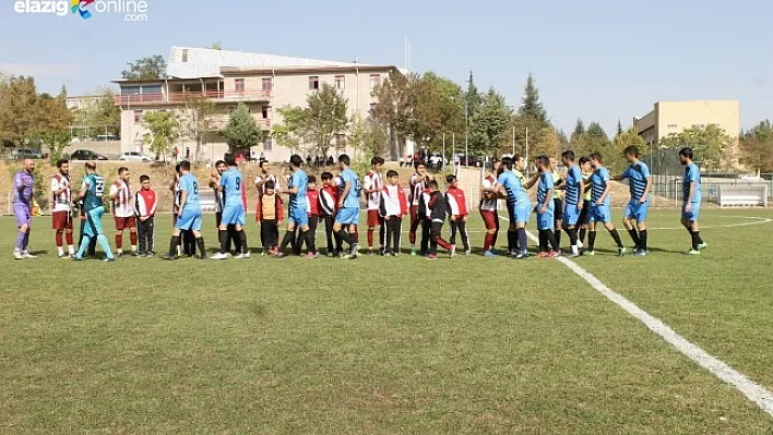 Geleceğin minik adayları futbol sahasında!