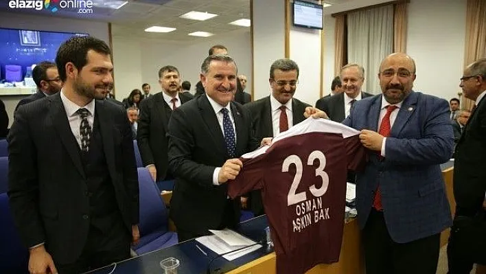 Dünyanın kaderi gençlerin ellerinde şekillenecek