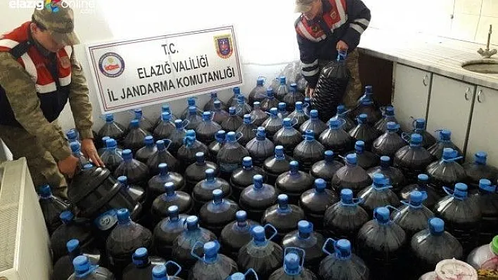 Ev ve ahırı kaçak içki fabrikasına çevirdiler