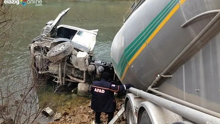 Beton Mikseri Pülümür Çayı'na Uçtu!