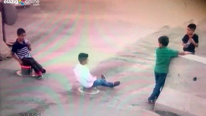 Oyun oynarken, mantar bariyere sıkıştı