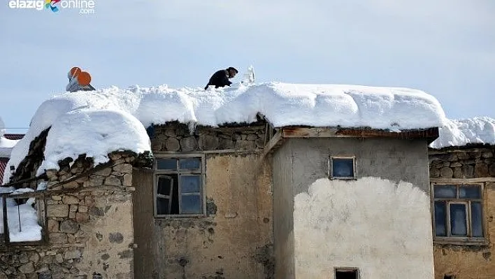 Tunceli'de Ulaşıma Kar Engeli!