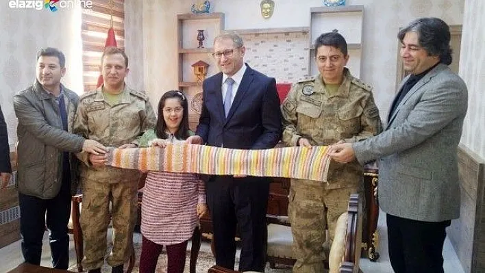 Down'lu Sena Nur'dan, Mehmetçik için duygulandıran davranış