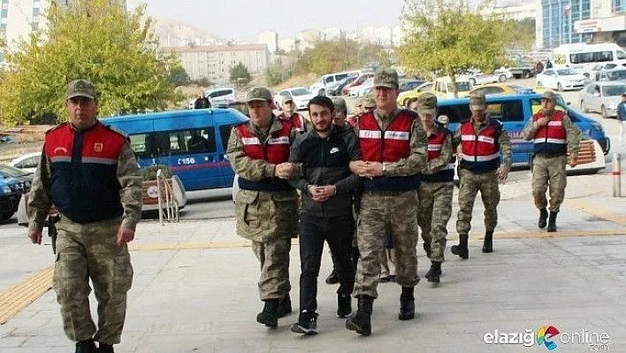 Türk Bayrağından iğrenen, FETÖ'cü sanık mahkemede kıvırdı