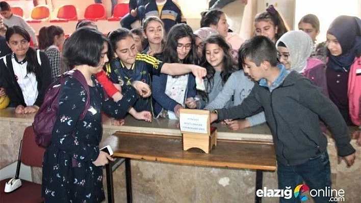 Elazığlı Minikler Harçlıklarını TSK'ya bağışladı!