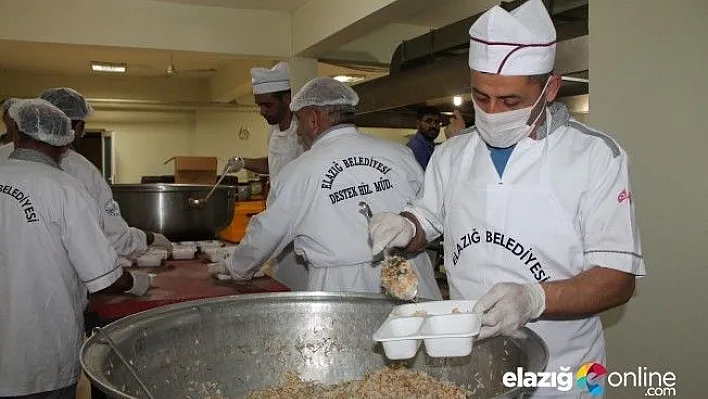 Elazığ'da Günlük 2bin Kişiye İftar Hazırlıyorlar!