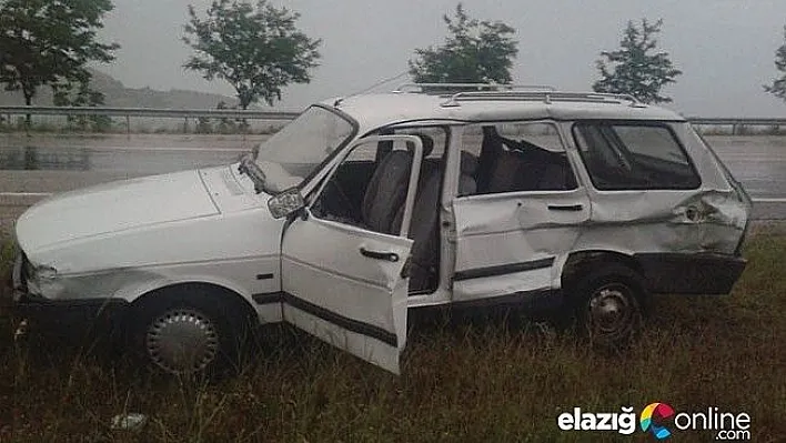 Elazığ'da trafik kazası:3 yaralı