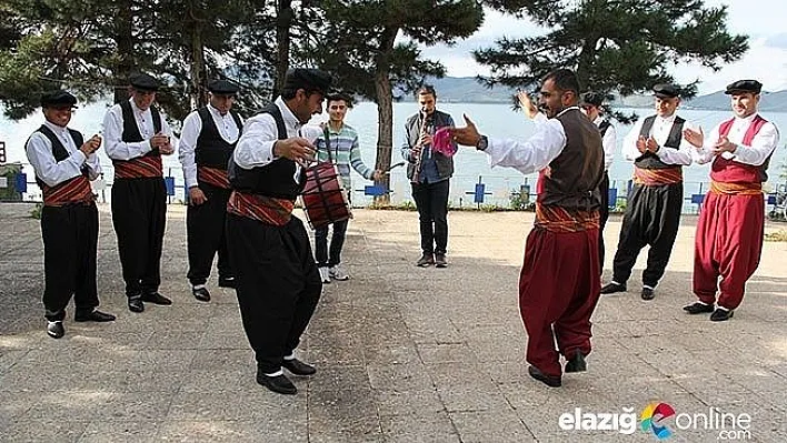 Folklor ile hayata bağlandılar