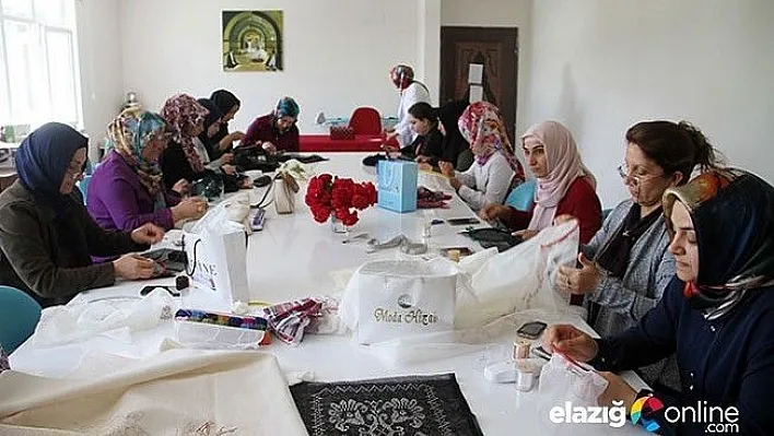 Hem geleneklerini yaşatıyorlar, Hem ekonomilerine katkı sağlıyorlar