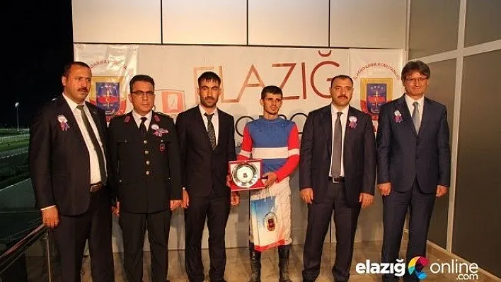 TJK'dan &quotJandarma Özel Koşusu" ve İftar Yemeği!