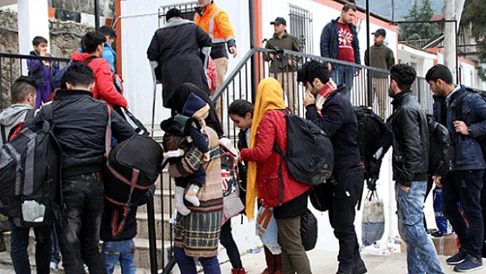 Elazığ'da 42 kaçak göçmen yakalandı