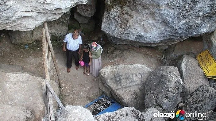 Elazığ'da Serinlemek İsteyen 'Buzluk Mağarası'na Koştu!